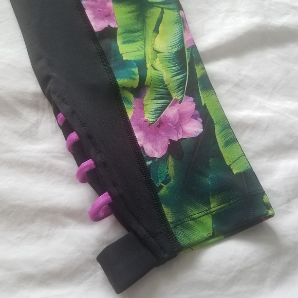 Betsey Johnson jungle flower color block leggings - Picture 4 of 11